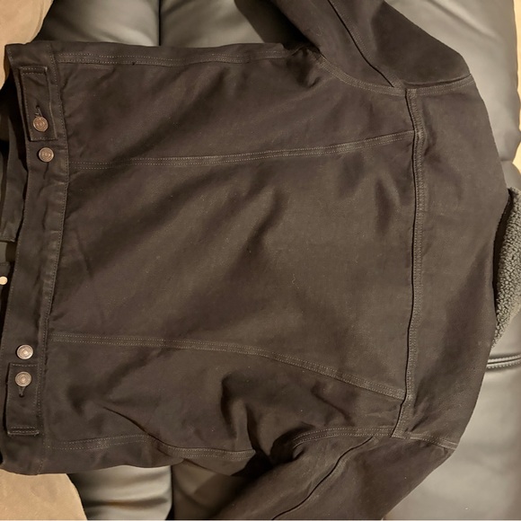 Levi's Black Jacket with Sherpa Collar - Picture 3 of 3